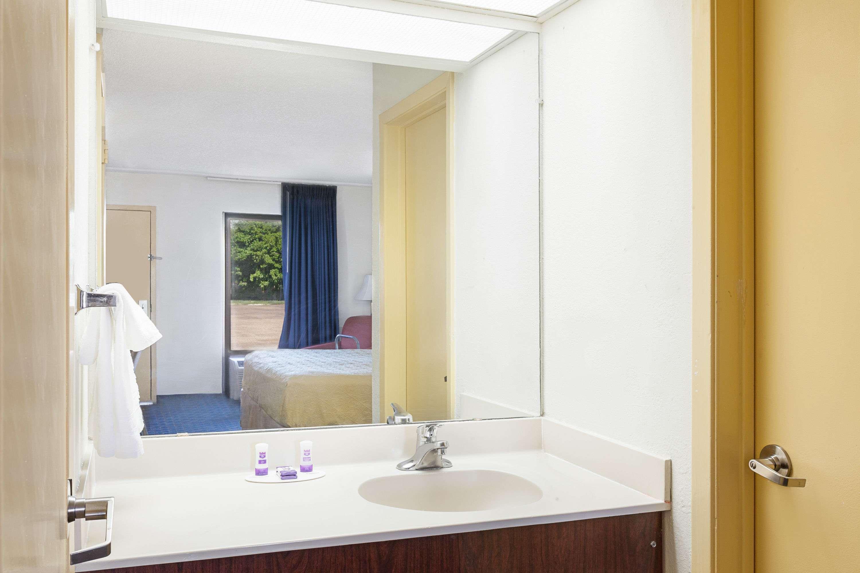 Surestay By Best Western Виктория Экстерьер фото